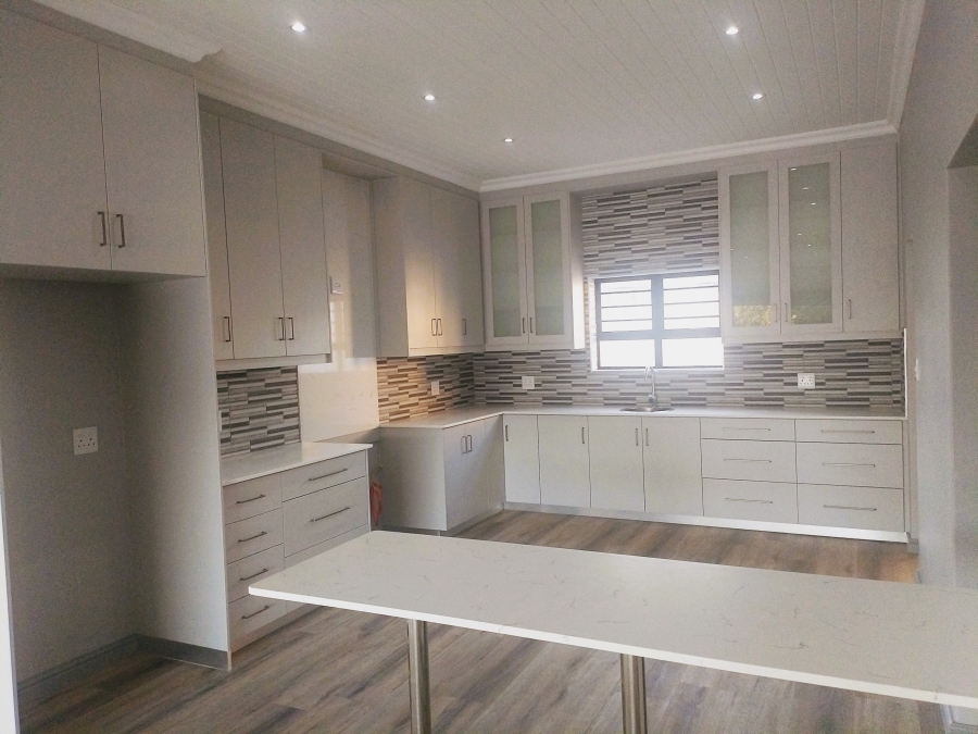 4 Bedroom Property for Sale in Tafelzicht Western Cape